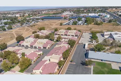 1700 E Avenue Q14 # 8, Palmdale, CA 93550 - Photo 44