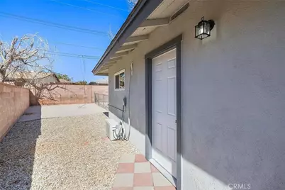 611 611 1/2 E Ovington, Lancaster, CA 93535 - Photo 8