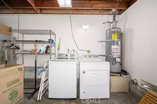 2697 W Parkside Ln, Anaheim, CA 92801 - Photo 36