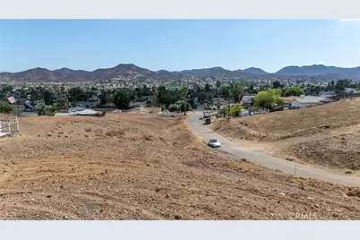 248 Manzana Drive, Menifee, CA 92587 - Photo 12