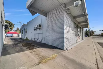 1819 W 17th, Santa Ana, CA 92706 - Photo 2