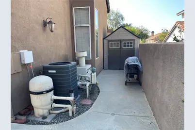 2621 Grove Avenue, Corona, CA 92882 - Photo 30