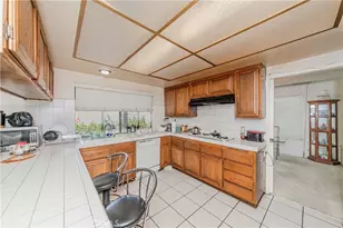 2586 E Riles Cir, Anaheim, CA 92806 - Photo 8