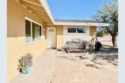 18236 Danbury, Hesperia, CA 92345 - Photo 2
