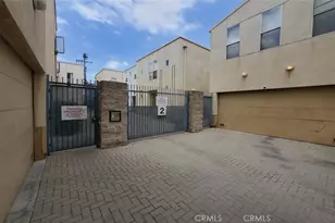 8021 S Vermont Ave, Los Angeles, CA 90044 - Photo 10