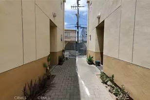 8021 S Vermont Ave, Los Angeles, CA 90044 - Photo 16