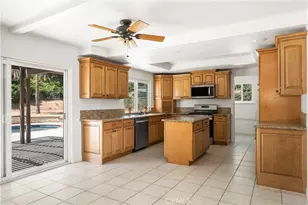 16481 Valle Vista Way, Riverside, CA 92506 - Photo 14