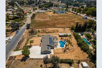 16481 Valle Vista Way, Riverside, CA 92506 - Photo 4