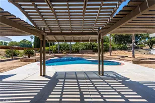 16481 Valle Vista Way, Riverside, CA 92506 - Photo 46