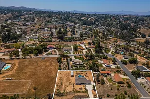 16481 Valle Vista Way, Riverside, CA 92506 - Photo 68