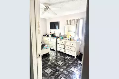 10712 Sherman, Los Angeles, CA 91352 - Photo 12