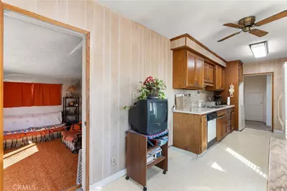 2030 W 95th, Los Angeles, CA 90047 - Photo 16