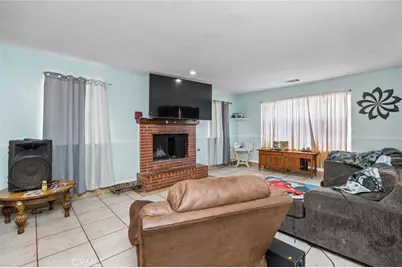 18629 Orange, Hesperia, CA 92345 - Photo 6