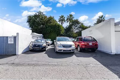 111 N Stanford Avenue, Fullerton, CA 92831 - Photo 10