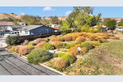 15778 Cottonwood Street, Victorville, CA 92395 - Photo 12