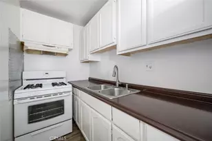 736 W Century, Los Angeles, CA 90044 - Photo 24