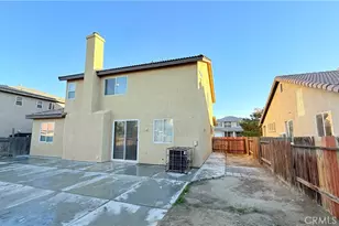15664 Kadota, Victorville, CA 92395 - Photo 4