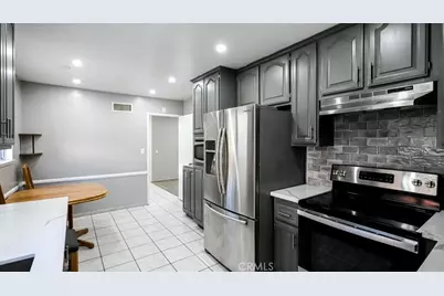 10136 Montecito Plz, Garden Grove, CA 92840 - Photo 2