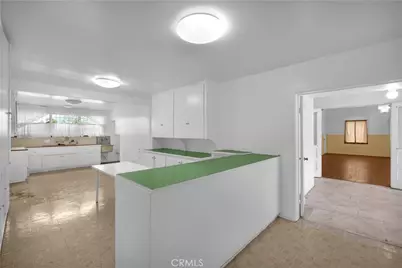 1101 W Florence Avenue, Los Angeles, CA 90044 - Photo 10