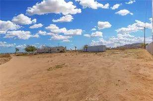 324 Anita Rd, Landers, CA 92285 - Photo 38