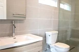 2437 Houston, Los Angeles, CA 90033 - Photo 6