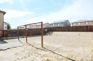 9476 Plum Ct, Hesperia, CA 92345 - Photo 36