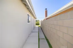 17451 Newland, Huntington Beach, CA 92647 - Photo 24