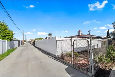 12235 12235 Menlo Avenue, Hawthorne, CA 90250 - Photo 46