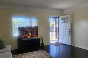 654 Oakford, Los Angeles, CA 90022 - Photo 4