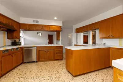 4955 Southridge Avenue, View Park, CA 90043 - Photo 10