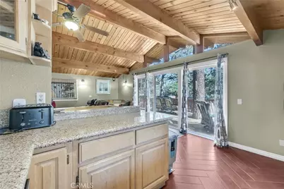 404 Leonard, Sugarloaf, CA 92386 - Photo 18