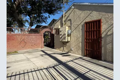 338 W Magnolia Street, Compton, CA 90220 - Photo 2