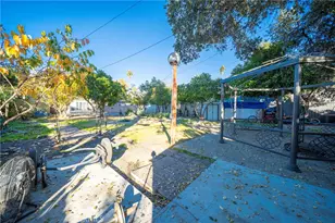 634 E Kingsley, Pomona, CA 91767 - Photo 18