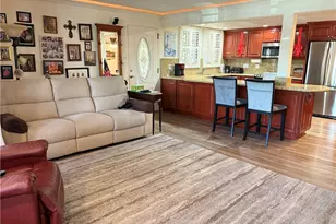 1860 McKinney Wy M15-21A, Seal Beach, CA 90740 - Photo 4