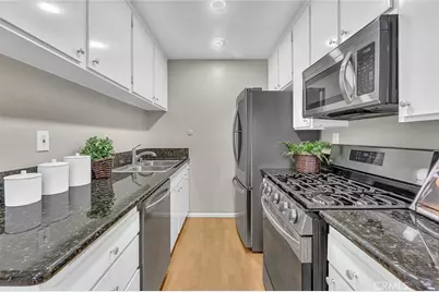 3907 La Crescenta Avenue #208, La Crescenta, CA 91214 - Photo 8