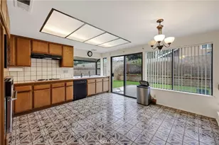 46 Christamon W, Irvine, CA 92620 - Photo 10