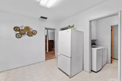 10462 Molette, Bellflower, CA 90706 - Photo 16