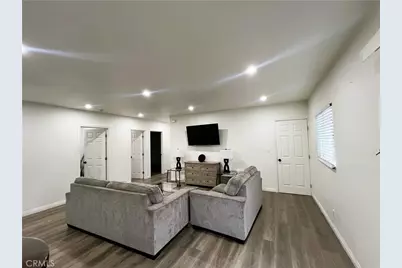 7672 Whitsett Avenue, Los Angeles, CA 90001 - Photo 2