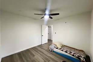 7672 Whitsett Ave, Los Angeles, CA 90001 - Photo 8