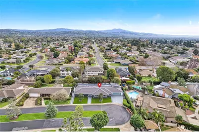 14322 Acacia Drive, Tustin, CA 92780 - Photo 4