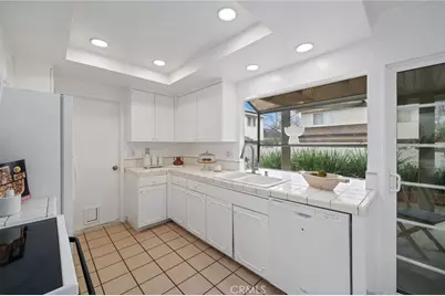 2181 Maple Court, Tustin, CA 92780 - Photo 20