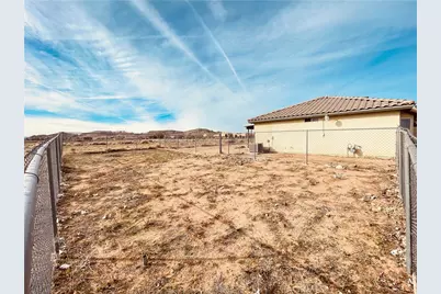 20891 Thunderbird, Apple Valley, CA 92307 - Photo 6
