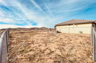 20891 Thunderbird, Apple Valley, CA 92307 - Photo 6