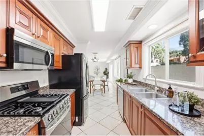 7006 Valmont #B, Tujunga, CA 91042 - Photo 10