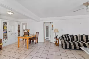 1036 W 107th, Los Angeles, CA 90044 - Photo 16