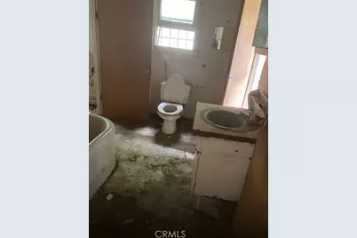 9811 S Vermont, Los Angeles, CA 90044 - Photo 8