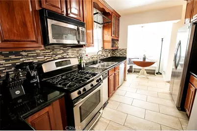 121 W Fairview, Inglewood, CA 90302 - Photo 8