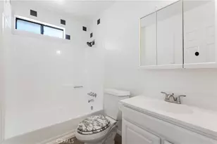 1168 E 10th St, Long Beach, CA 90813 - Photo 20