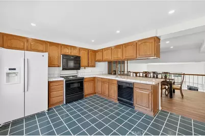 18360 Collins Street #E, Tarzana, CA 91356 - Photo 26