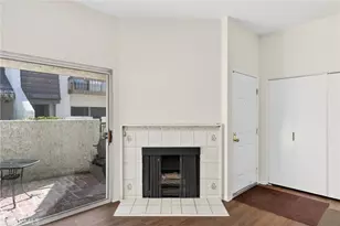 18360 Collins St, Tarzana, CA 91356 - Photo 16